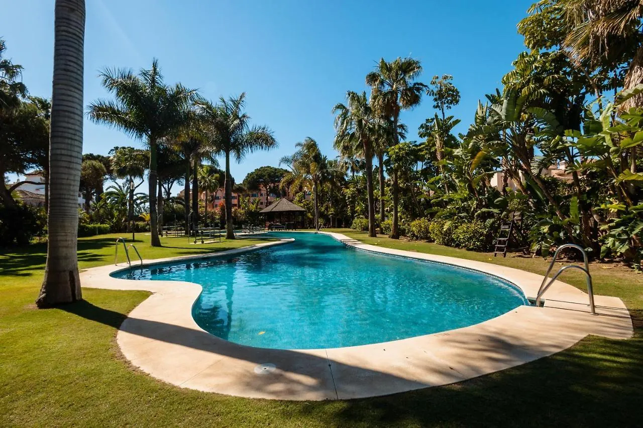 Apartment With 3 Bedrooms, Terrace, Indoor Pool And Sauna At 100 M From The Beach In Puerto Banus Marbella
