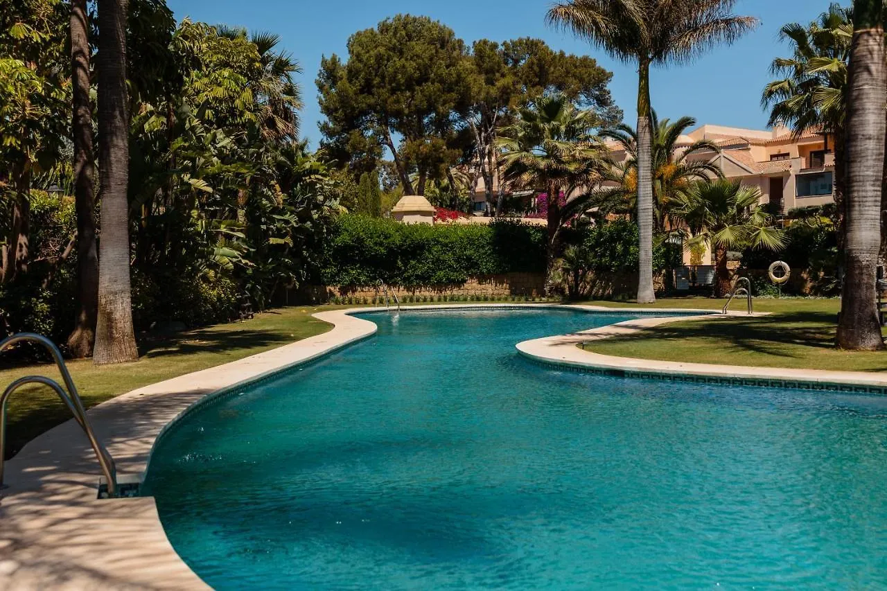 Apartment With 3 Bedrooms, Terrace, Indoor Pool And Sauna At 100 M From The Beach In Puerto Banus マルベーリャ 0*,