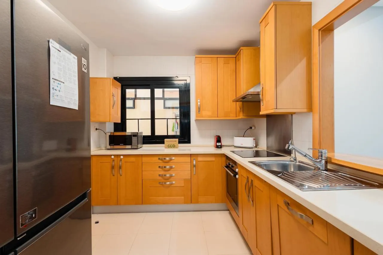 Apartment With 3 Bedrooms, Terrace, Indoor Pool And Sauna At 100 M From The Beach In Puerto Banus マルベーリャ