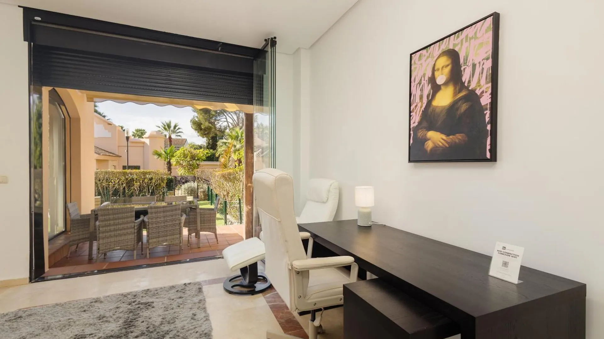 Apartment With 3 Bedrooms, Terrace, Indoor Pool And Sauna At 100 M From The Beach In Puerto Banus マルベーリャ